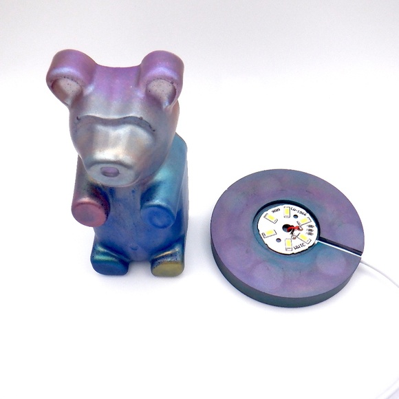 Jumbo Resin Gummy Bear & Base Lamp - Picture 5 of 16
